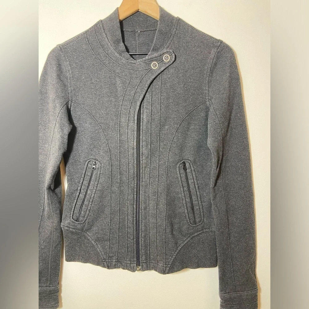 Lululemon Gray Heather Zipfront Sweatshirt Jacket Sz 6